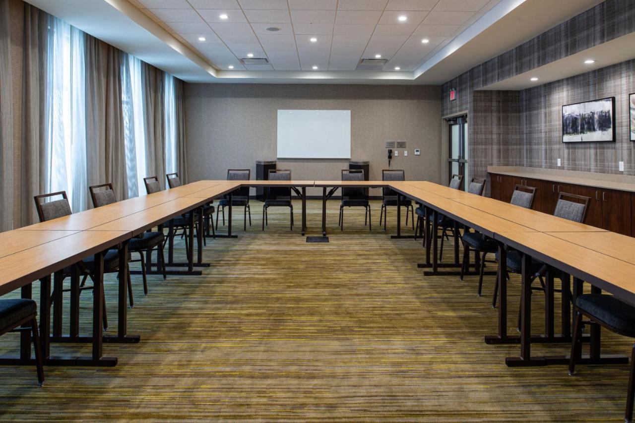 Courtyard Kansas City Олатей Екстериор снимка