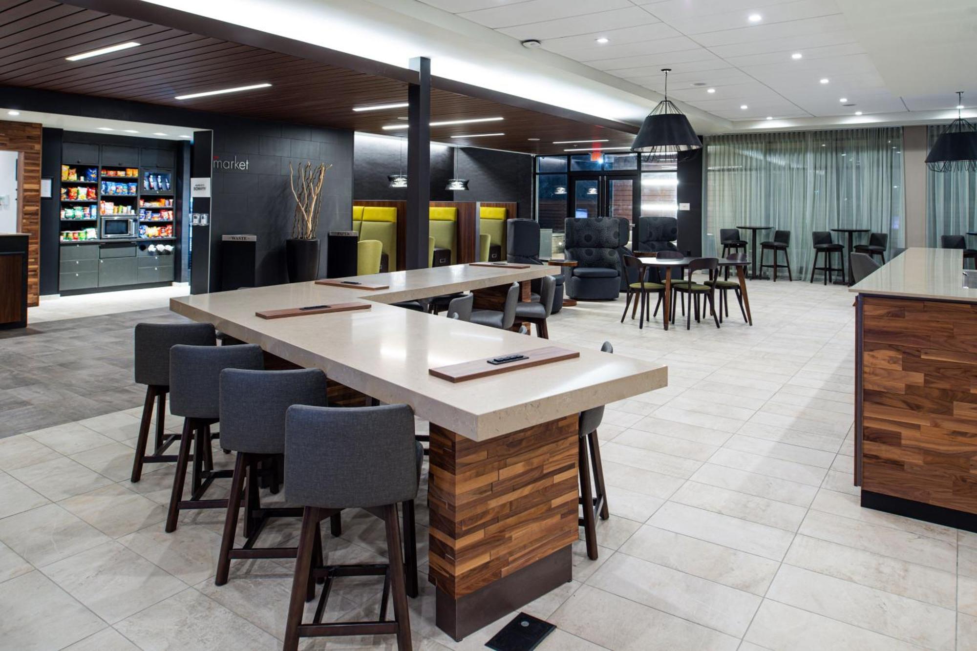 Courtyard Kansas City Олатей Екстериор снимка