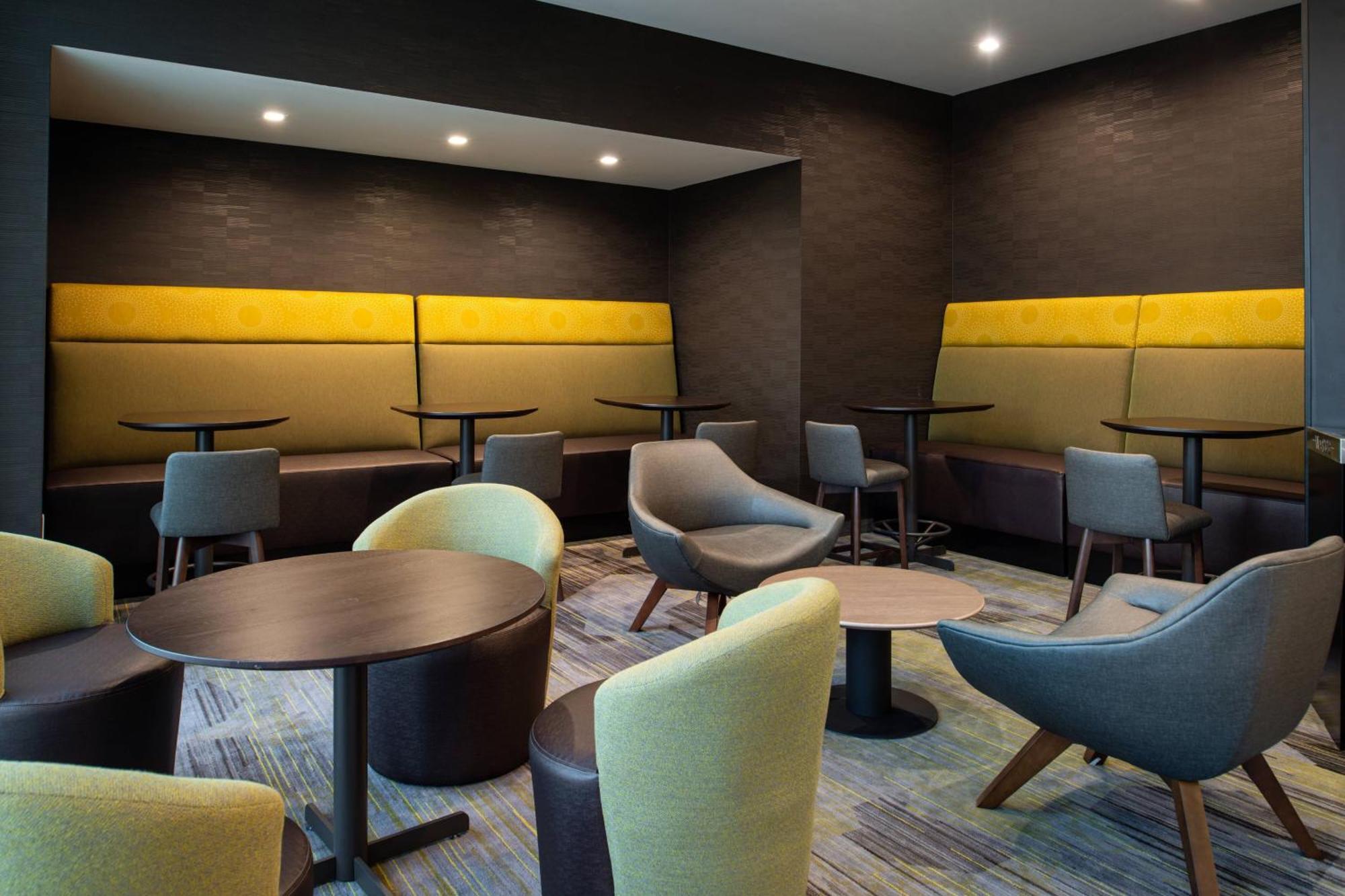 Courtyard Kansas City Олатей Екстериор снимка