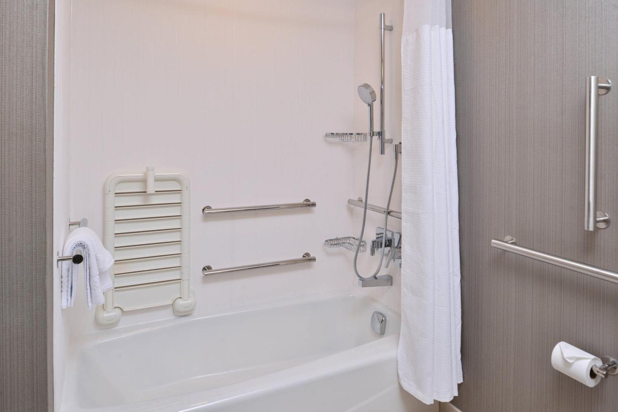 Courtyard Kansas City Олатей Екстериор снимка