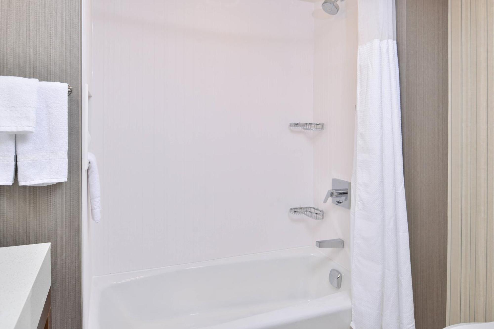 Courtyard Kansas City Олатей Екстериор снимка