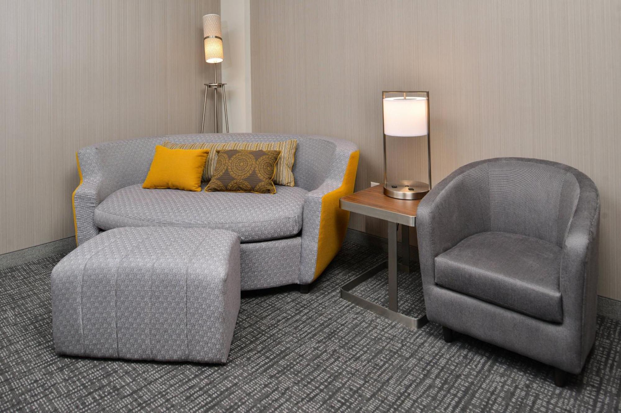 Courtyard Kansas City Олатей Екстериор снимка